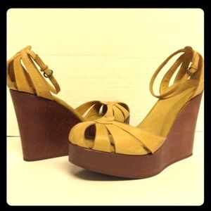 Platform leather sandals